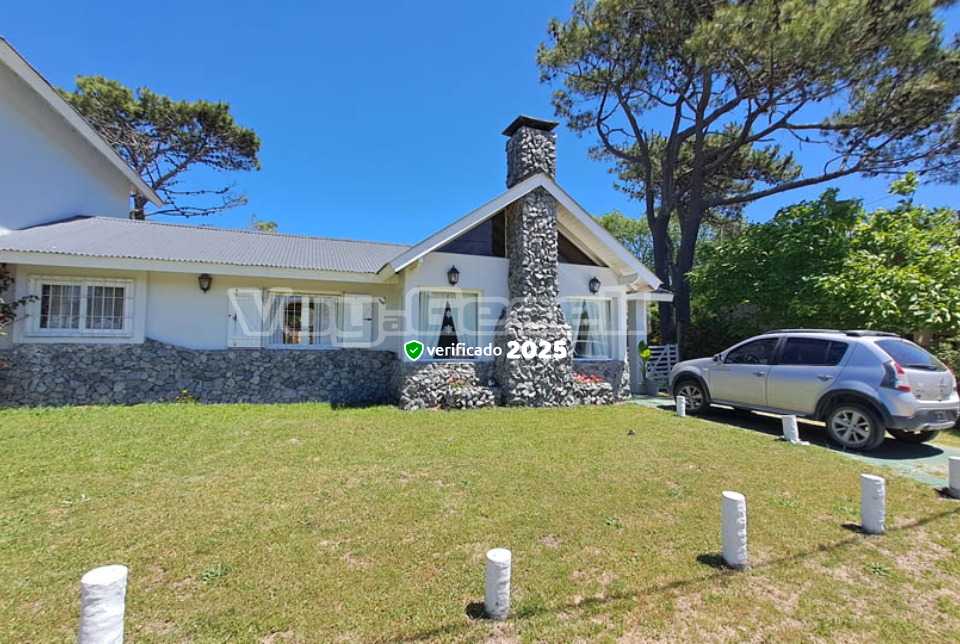 Alquilo Casa Casa 310bis en Villa Gesell zona Barrio Norte a 350 Mts de la Playa 