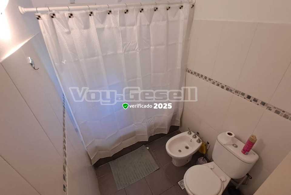 Alquilo Casa Casa 310bis en Villa Gesell zona Barrio Norte a 350 Mts de la Playa