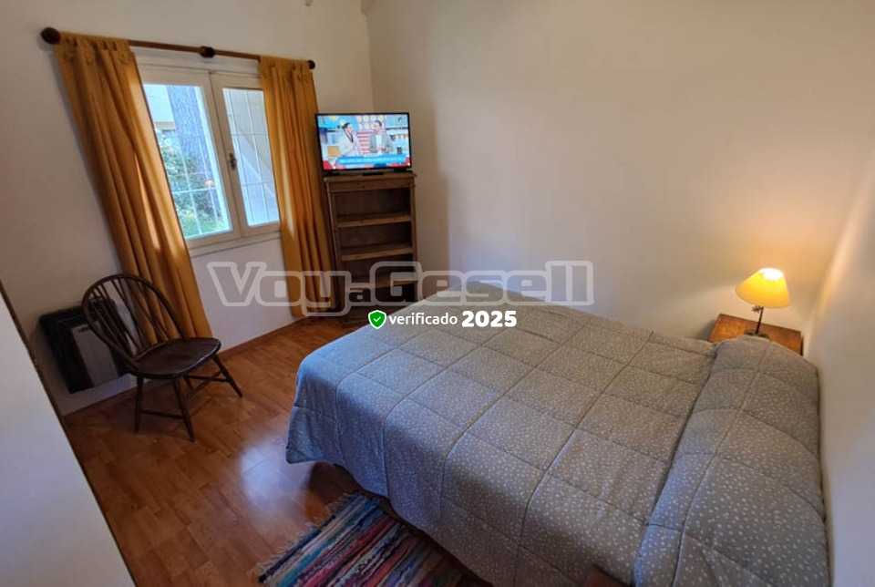 Alquilo Casa Casa 310bis en Villa Gesell zona Barrio Norte a 350 Mts de la Playa