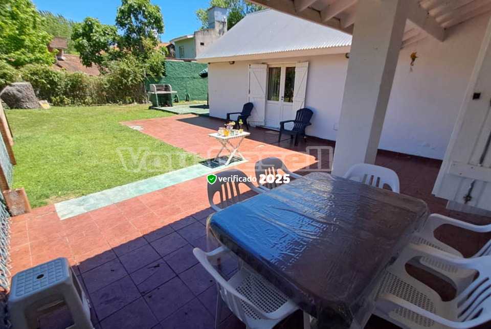 Alquilo Casa Casa 310bis en Villa Gesell zona Barrio Norte a 350 Mts de la Playa