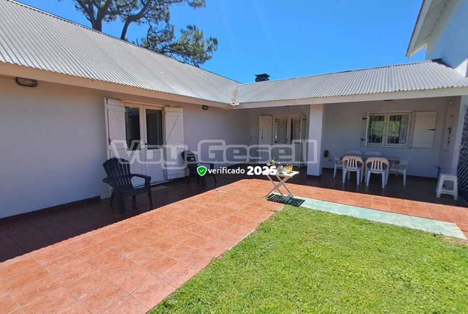 Alquilo Casa Casa 310bis en Villa Gesell zona Barrio Norte a 350 Mts de la Playa