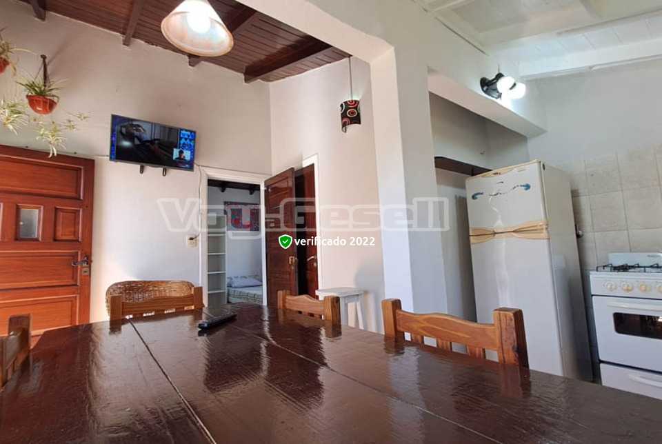 Alquilo Casa Casa Bianca en Villa Gesell zona Centro Comercial a 400 Mts de la Playa