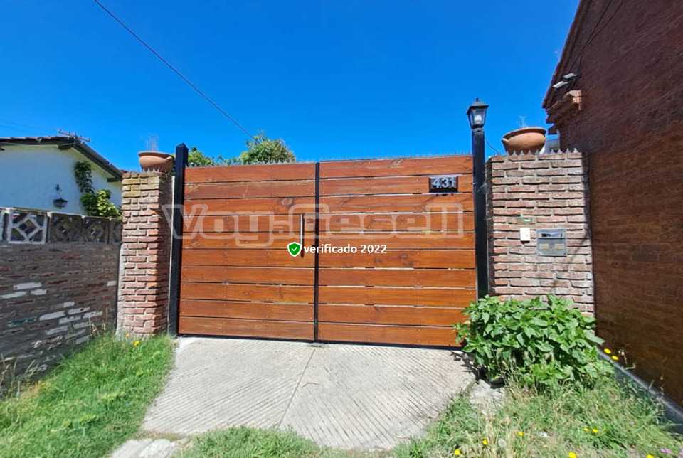 Alquilo Casa Casa Bianca en Villa Gesell zona Centro Comercial a 400 Mts de la Playa 
