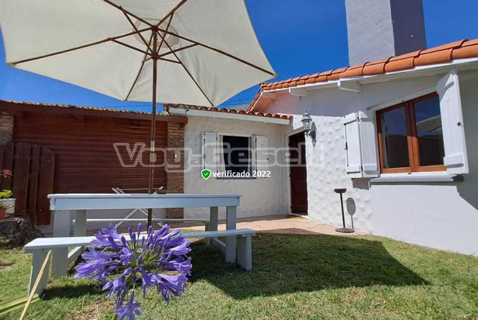 Casa Bianca: Casa en Villa Gesell zona Centro Comercial