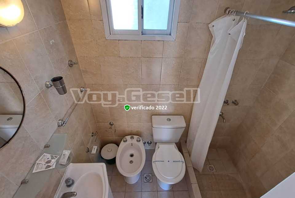 Alquilo Casa Casa Bianca en Villa Gesell zona Centro Comercial a 400 Mts de la Playa