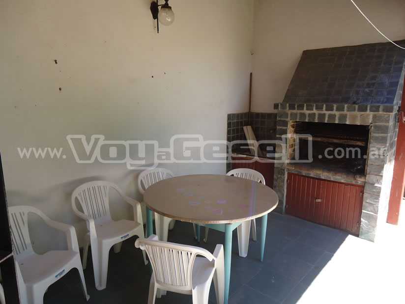 Alquilo Casa Casa Grande en Villa Gesell zona Sur a 150 Mts de la Playa