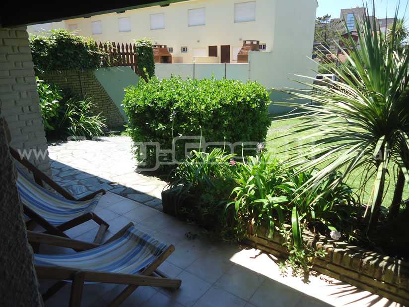 Alquilo Casa Casa Grande en Villa Gesell zona Sur a 150 Mts de la Playa 