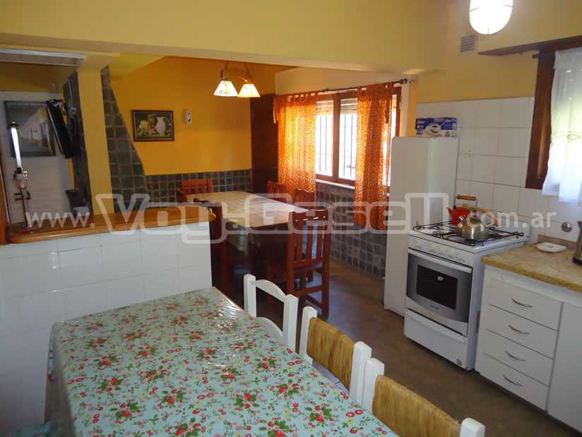 Alquilo Casa Casa Grande en Villa Gesell zona Sur a 150 Mts de la Playa