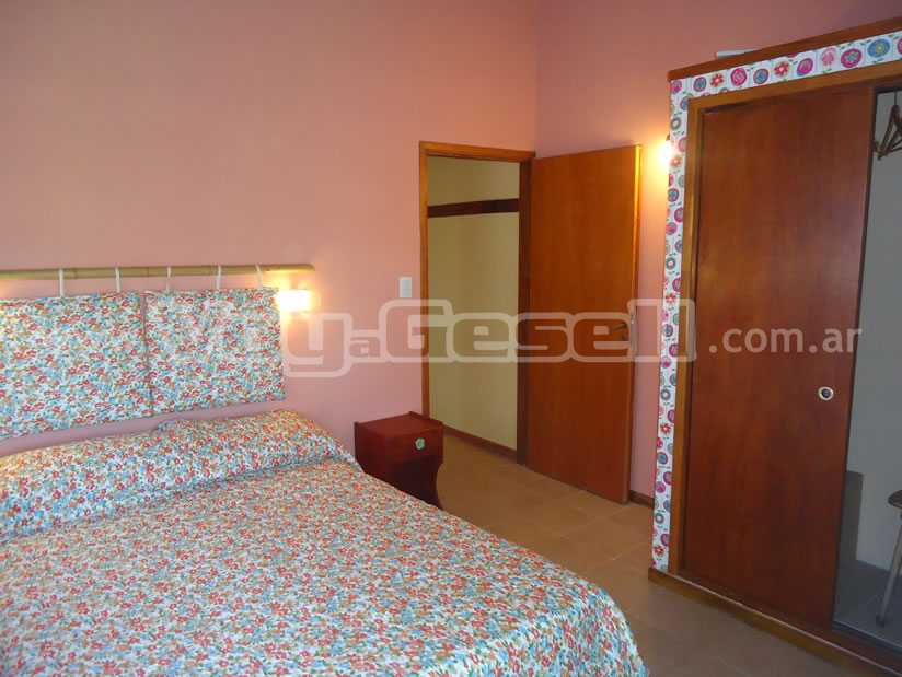 Alquilo Casa Casa Grande en Villa Gesell zona Sur a 150 Mts de la Playa