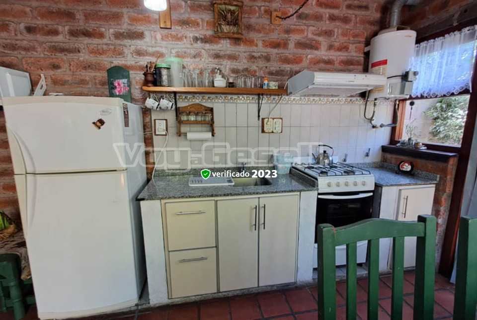 Alquilo Casa Cabaña Miriam en Villa Gesell zona Centro a 600 Mts de la Playa