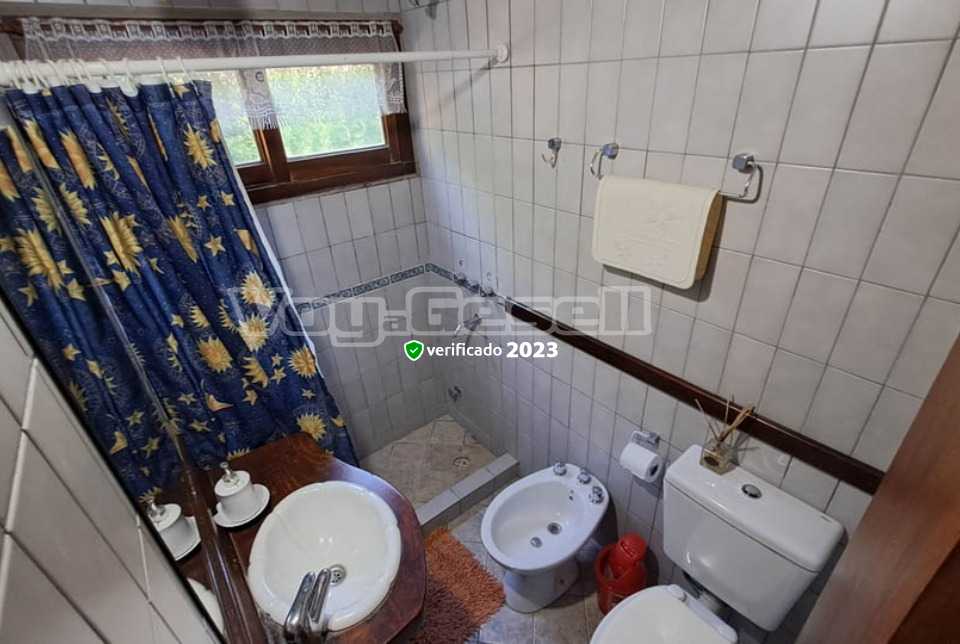 Alquilo Casa Cabaña Miriam en Villa Gesell zona Centro a 600 Mts de la Playa 