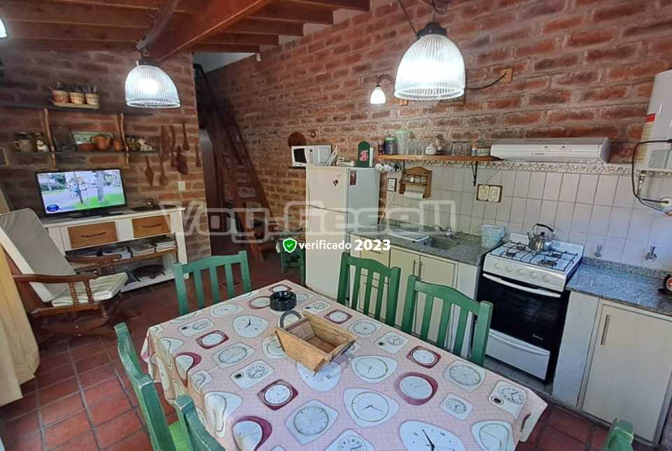 Alquilo Casa Cabaña Miriam en Villa Gesell zona Centro a 600 Mts de la Playa 