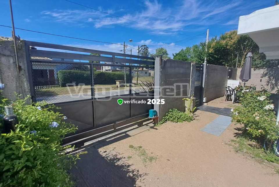 Alquilo Casa Casa Sol y Mar en Villa Gesell zona Centro a 2100 Mts de la Playa 