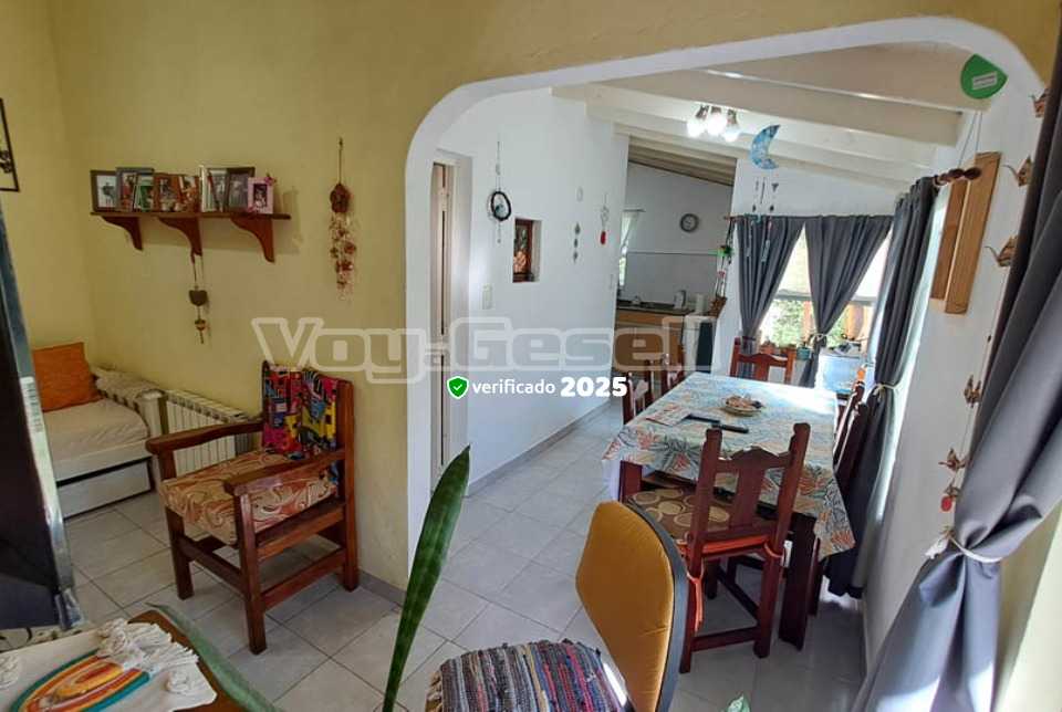 Alquilo Casa Casita Armonia en Villa Gesell zona Barrio Norte a 1600 Mts de la Playa 