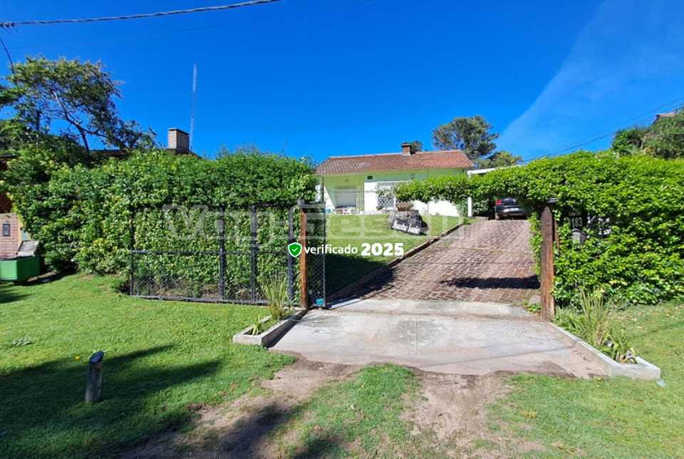Alquilo Casa Casita Armonia en Villa Gesell zona Barrio Norte a 1600 Mts de la Playa 