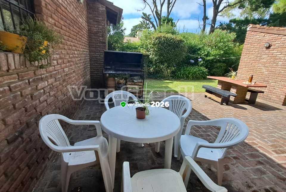 Alquilo Chalet Chalet Aguamarina en Villa Gesell zona Barrio Norte a 400 Mts de la Playa