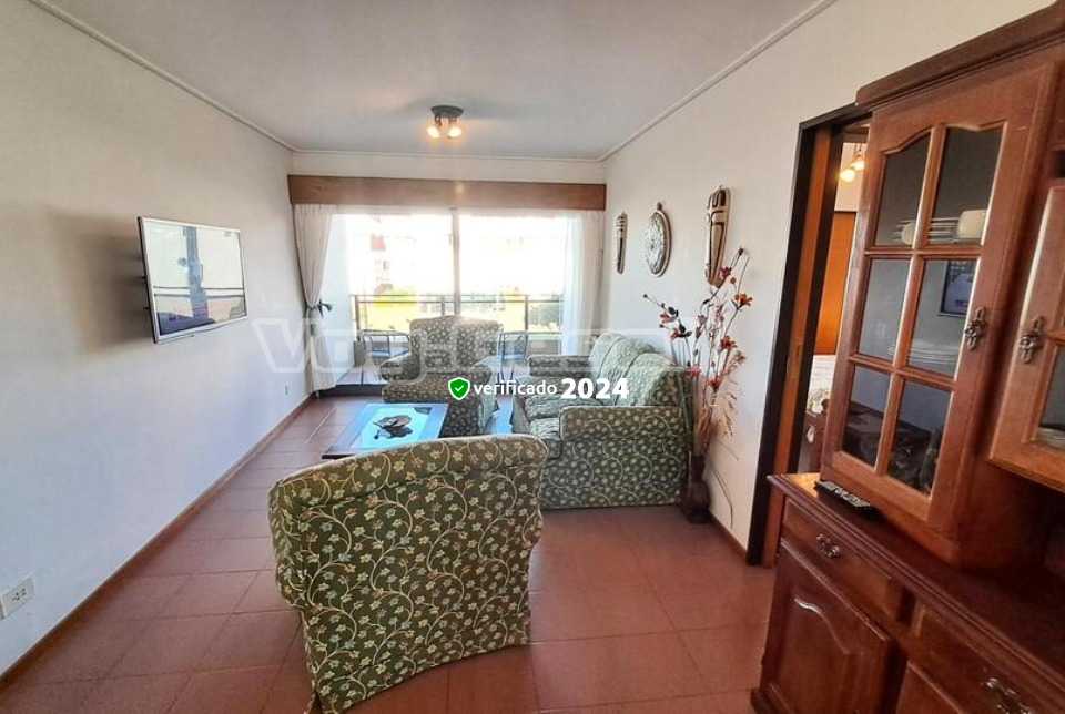 Alquilo Departamento El Chalten 2C en Villa Gesell zona Centro Comercial a 100 Mts de la Playa 