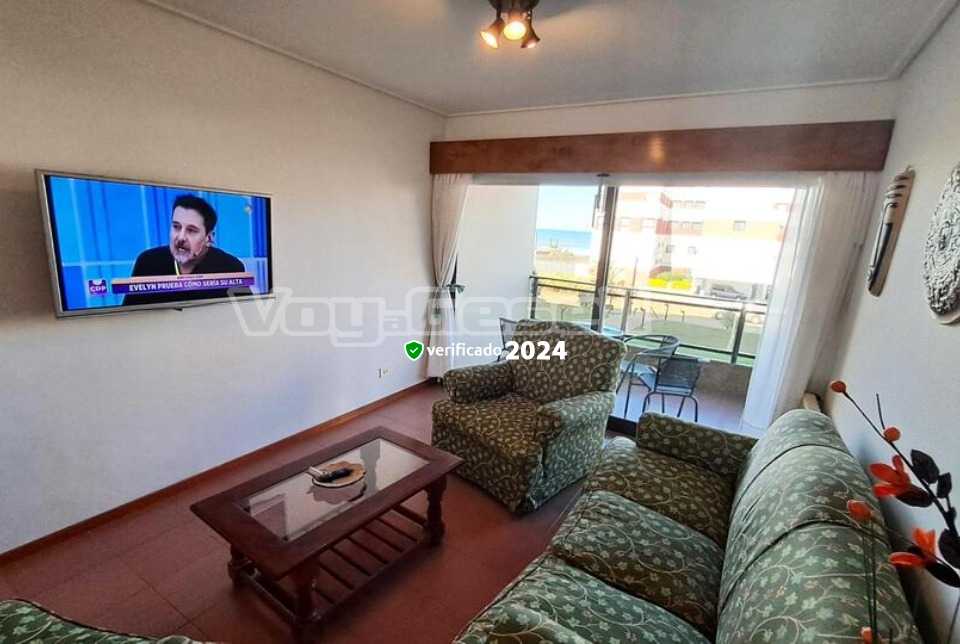 Alquilo Departamento El Chalten 2C en Villa Gesell zona Centro Comercial a 100 Mts de la Playa 