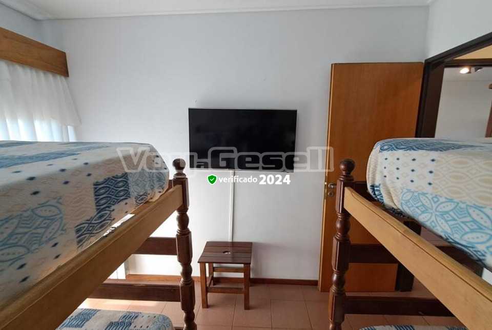 Alquilo Departamento El Chalten 2C en Villa Gesell zona Centro Comercial a 100 Mts de la Playa