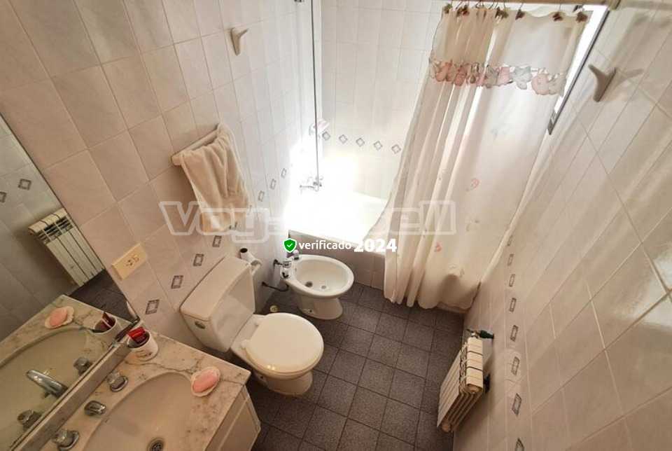 Alquilo Departamento El Chalten 2C en Villa Gesell zona Centro Comercial a 100 Mts de la Playa