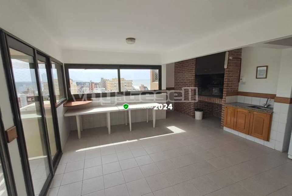 Alquilo Departamento El Chalten 2C en Villa Gesell zona Centro Comercial a 100 Mts de la Playa