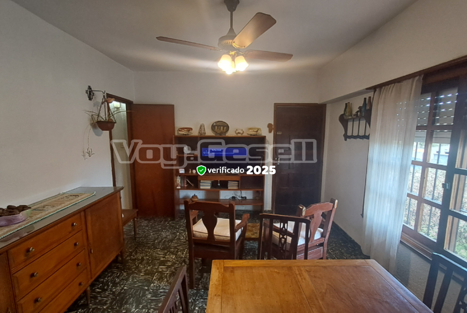 Alquilo Casa Chicha en Villa Gesell zona Centro a 900 mts de la Playa 