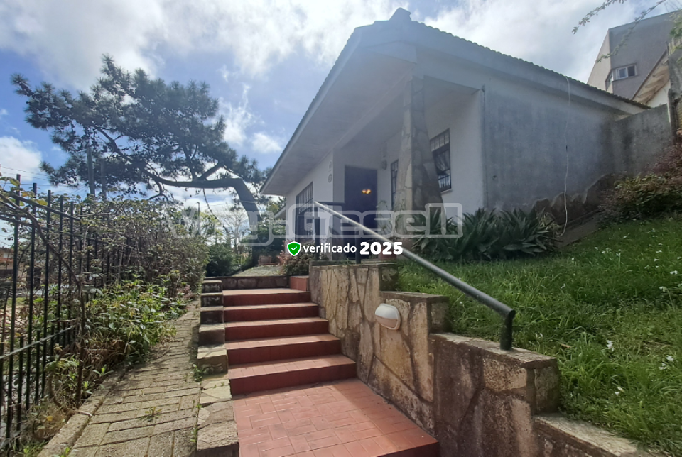 Alquilo Casa Chicha en Villa Gesell zona Centro a 900 mts de la Playa 