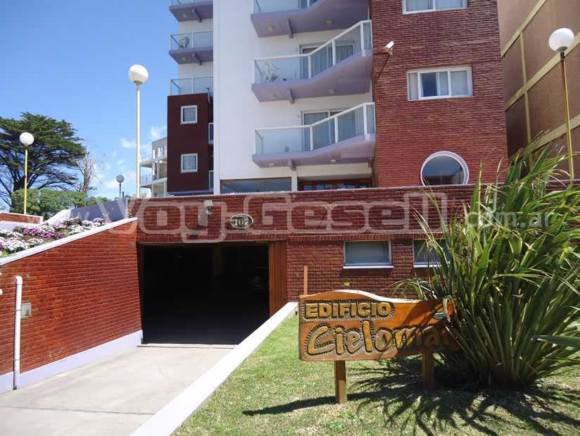 Alquilo Departamento Cielomar 37 en Villa Gesell zona Centro a 100 Mts de la Playa 