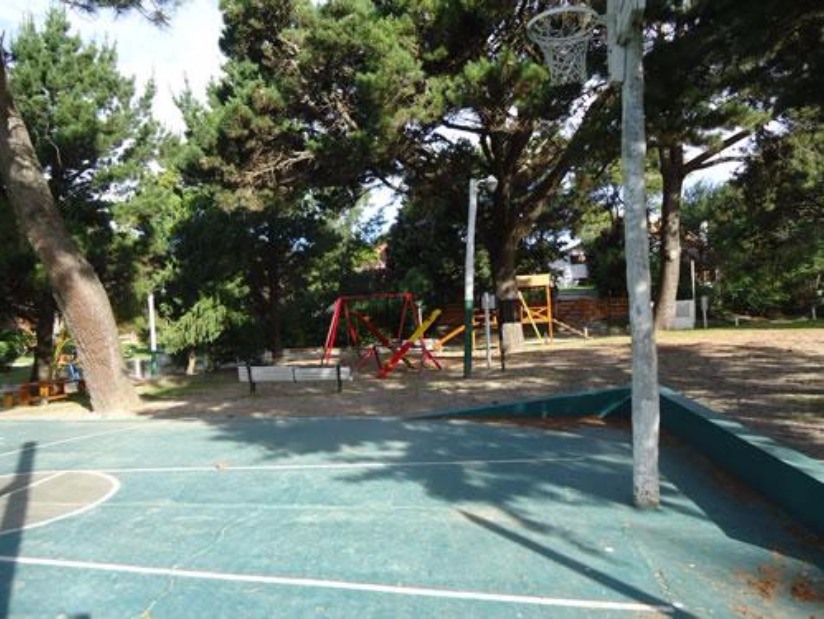 Alquilo Casa Clarisa  en Villa Gesell zona Sur a 400 Mts de la Playa