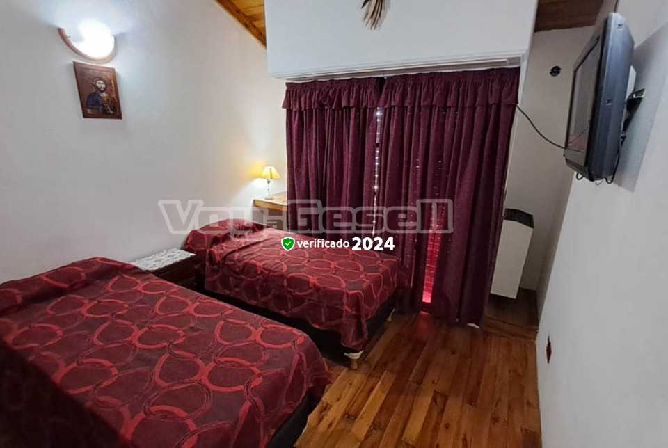 Alquilo Casa Clarisa  en Villa Gesell zona Sur a 400 Mts de la Playa