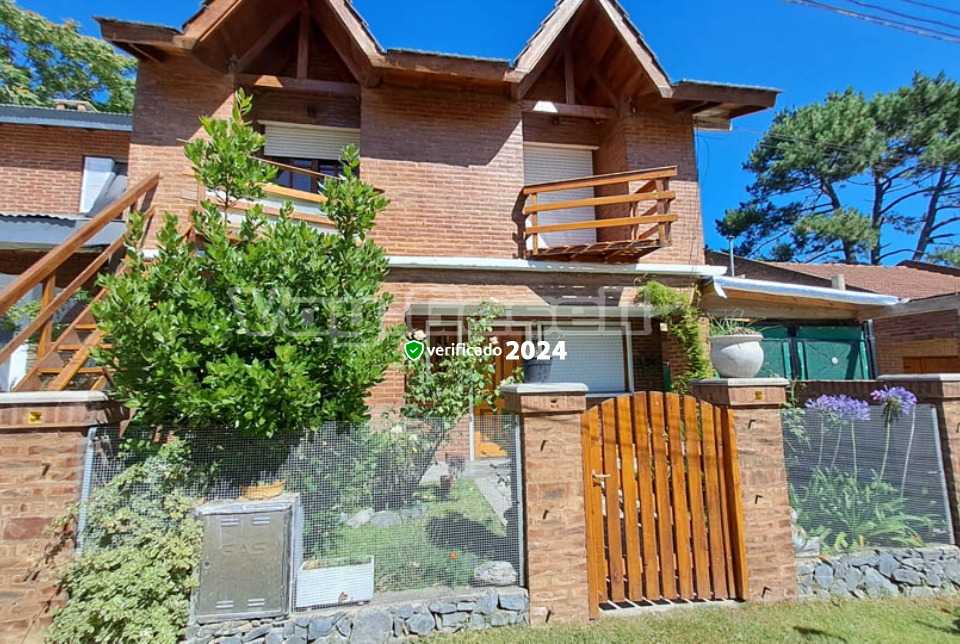 Alquilo Casa Clarisa  en Villa Gesell zona Sur a 400 Mts de la Playa 