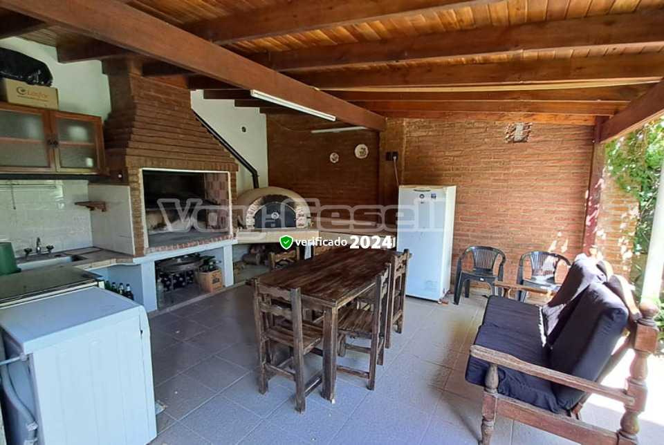 Alquilo Casa Clarisa  en Villa Gesell zona Sur a 400 Mts de la Playa 