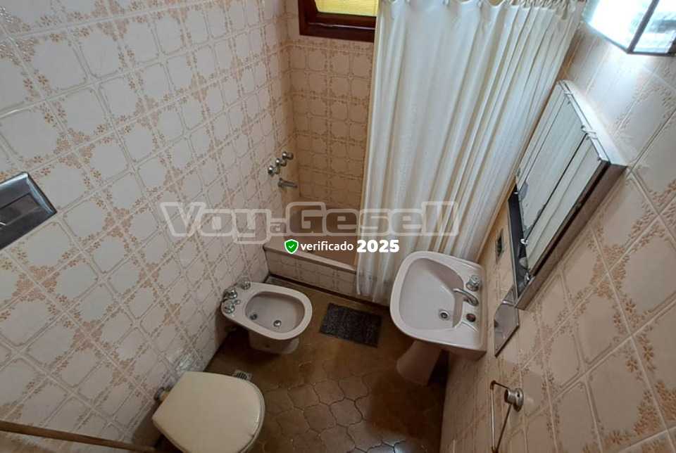 Alquilo Chalet Colibri en Villa Gesell zona Centro a 500 mts de la Playa