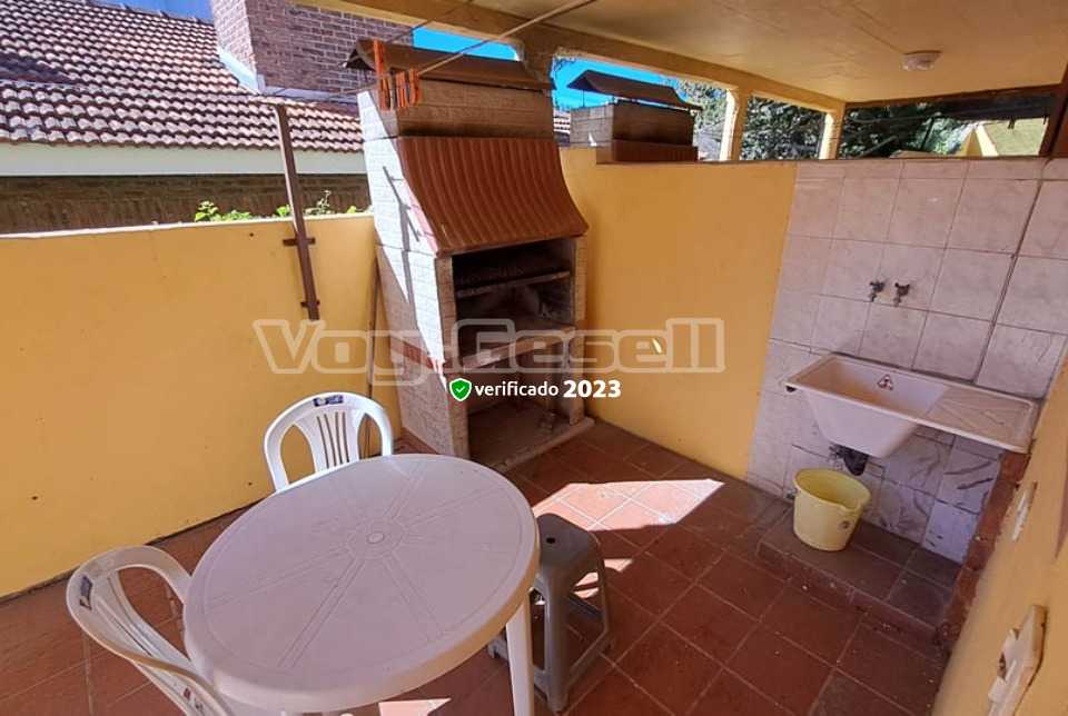 Alquilo Departamento Belen en Villa Gesell zona Centro a 200 Mts de la Playa 