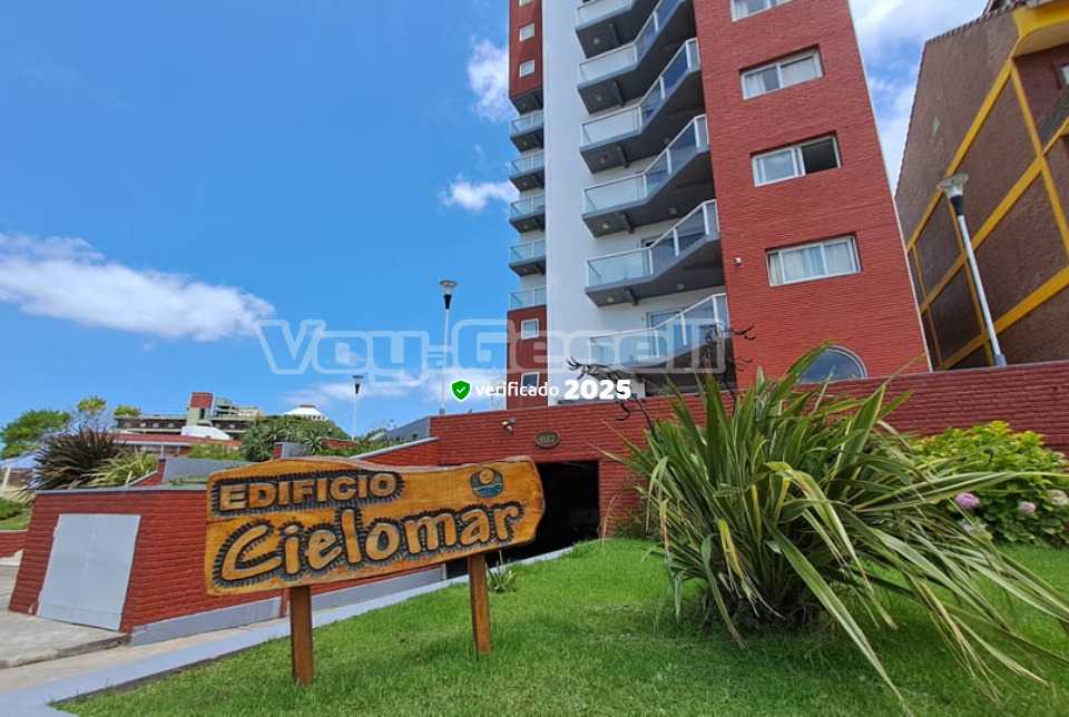 Alquilo Departamento Cielomar 2do 13 en Villa Gesell zona Centro a 80 Mts de la Playa 