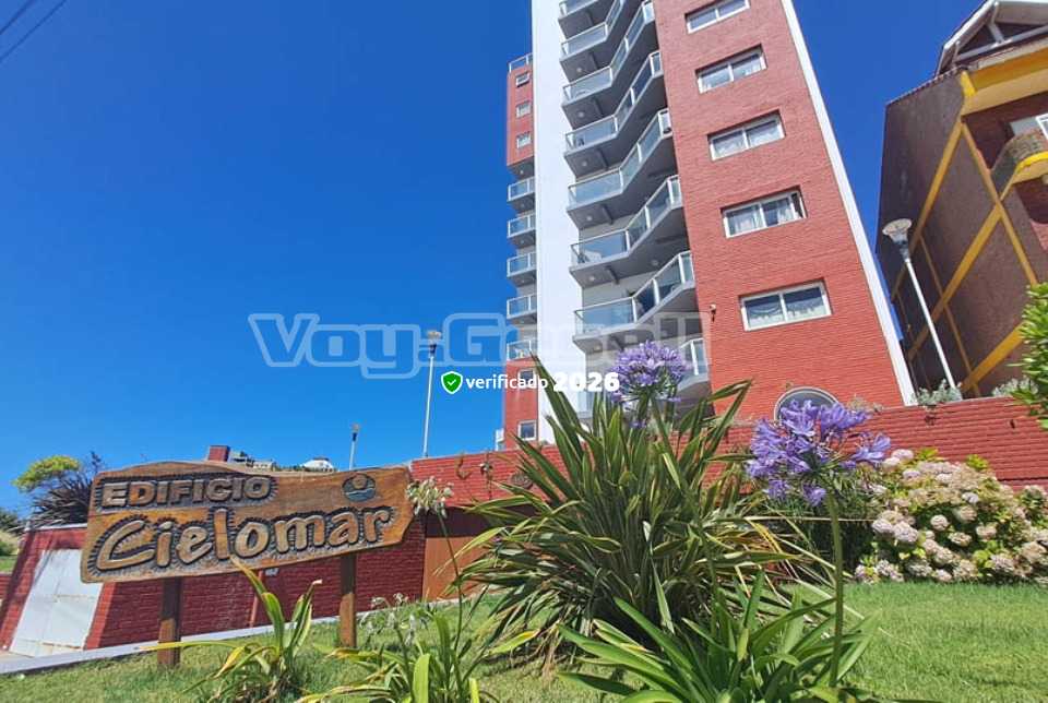 Alquilo Departamento Junto al Mar en Villa Gesell zona Centro a 80 Mts de la Playa 