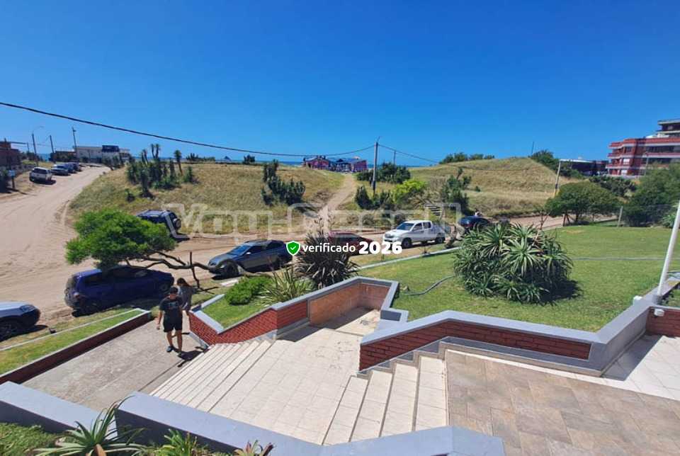 Alquilo Departamento Junto al Mar en Villa Gesell zona Centro a 80 Mts de la Playa 