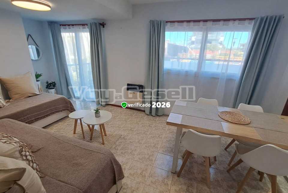 Alquilo Departamento Junto al Mar en Villa Gesell zona Centro a 80 Mts de la Playa