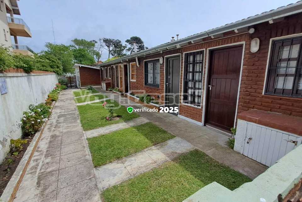 Alquilo Departamento Complejo Los Pinos en Villa Gesell zona Centro Comercial a 250 mts de la Playa 