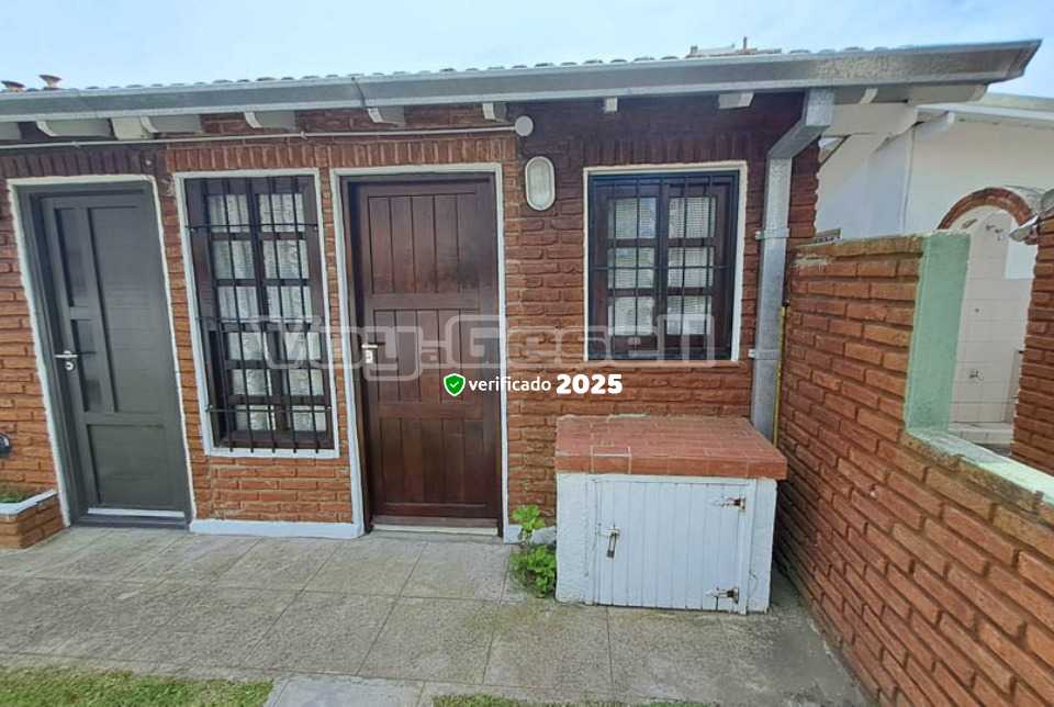 Alquilo Departamento Complejo Los Pinos en Villa Gesell zona Centro Comercial a 250 mts de la Playa 