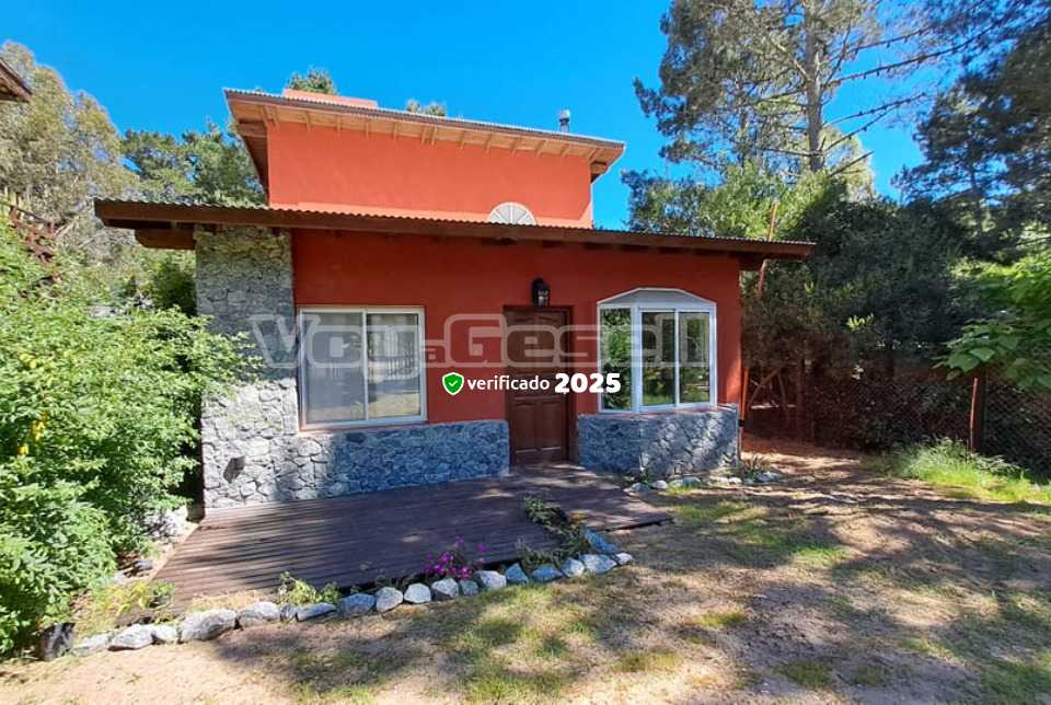 Alquilo Cabaña Corazón de ciprés en Mar de las Pampas zona  a 1700 Mts de la Playa Fachada y amplio en el frente