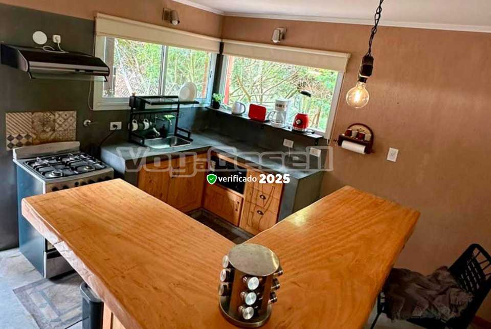 Alquilo Cabaña Corazón de ciprés en Mar de las Pampas zona  a 1700 Mts de la Playa cocina