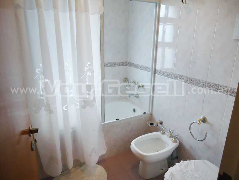 Alquilo Departamento Coronado VI 7A en Villa Gesell zona Sur a 94 Mts de la Playa