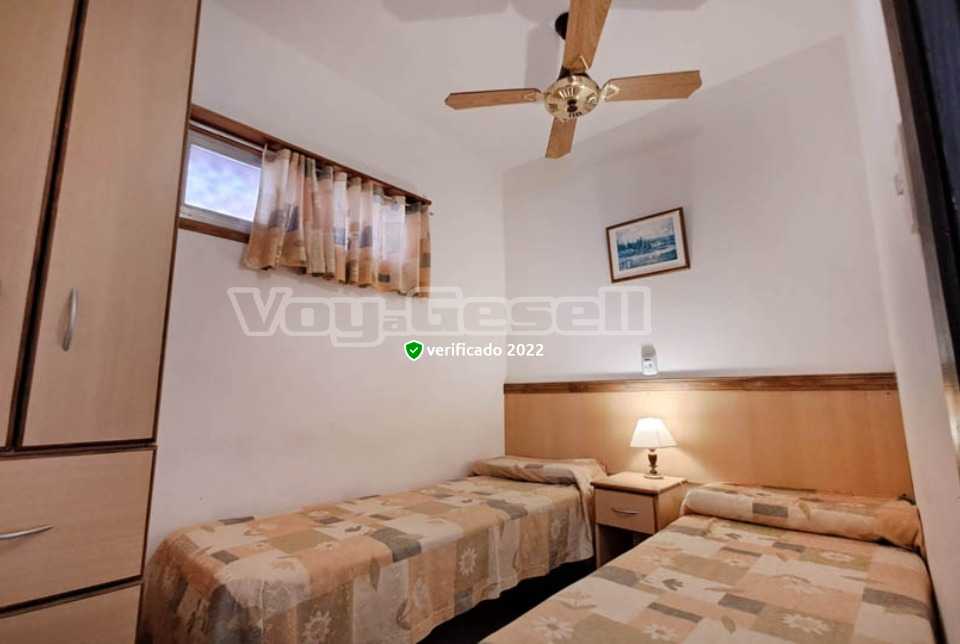 Alquilo Departamento Cote Dor en Villa Gesell zona Centro a 20 Mts de la Playa Dormitorio con 2 Camas