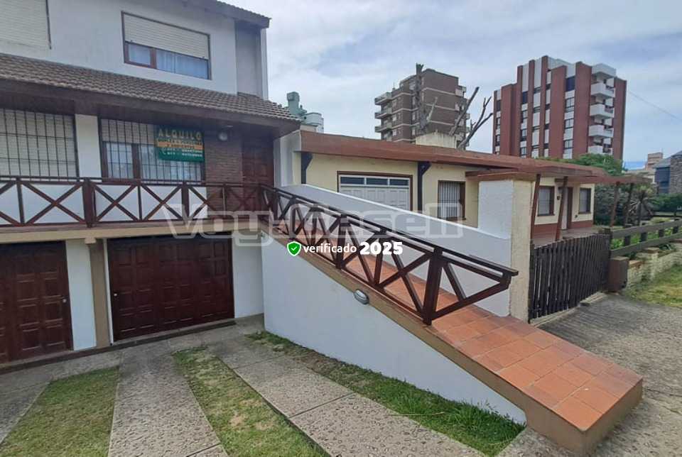Alquilo Duplex Chrisdamar II Duplex 5 en Villa Gesell zona Centro a 200 Mts de la Playa 
