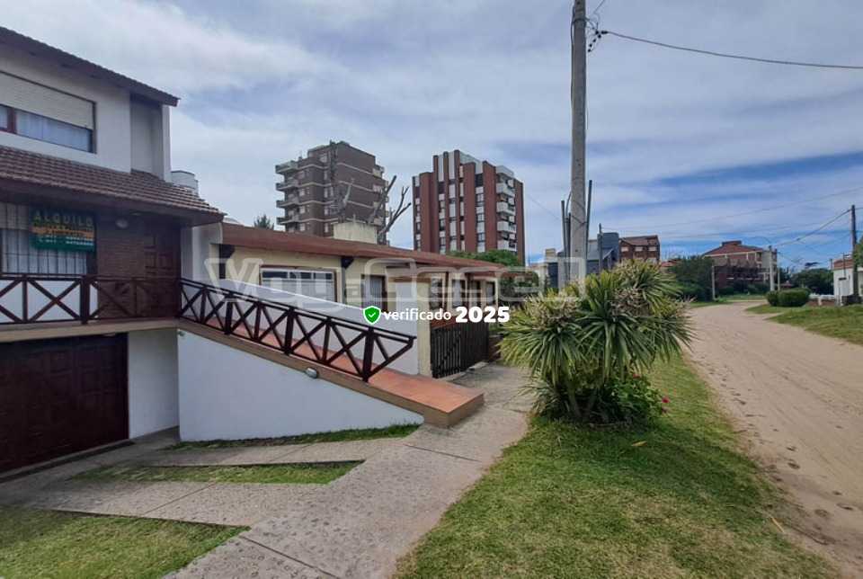 Alquilo Duplex Chrisdamar II Duplex 5 en Villa Gesell zona Centro a 200 Mts de la Playa 