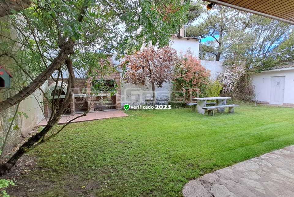Cuatro Estaciones Casa: Casa en Villa Gesell zona Centro Comercial