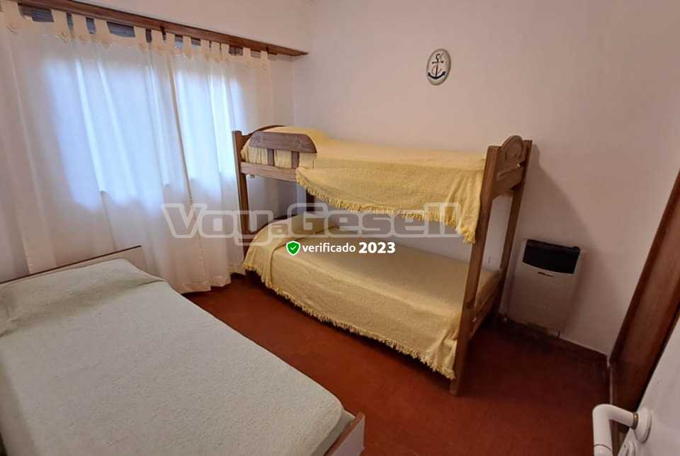 Alquilo Casa Cuatro Estaciones Casa en Villa Gesell zona Centro Comercial a 650 Mts de la Playa 