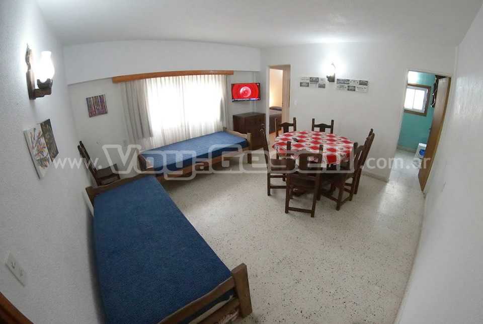 Alquilo Departamento Cuatro Soles en Villa Gesell zona Centro Comercial a 200 Mts de la Playa 