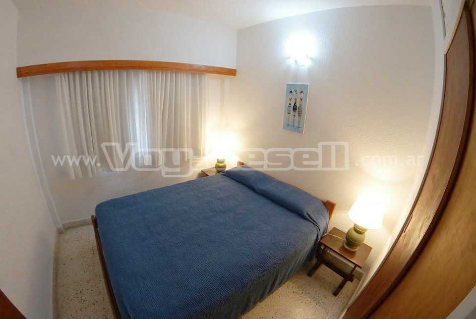 Alquilo Departamento Cuatro Soles en Villa Gesell zona Centro Comercial a 200 Mts de la Playa 